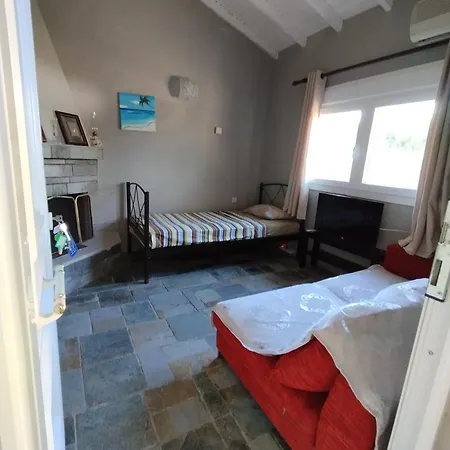 Διαμέρισμα Garden Nest In Βουρβουρού