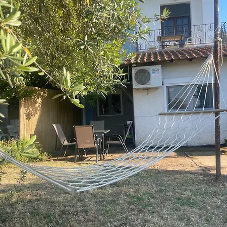 Garden Nest In